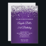 Sparkly Silver Glitter Paarse Ombre 21st Birthday Kaart<br><div class="desc">Een elegante monogrammed mijlpaal verjaardagsuitnodiging voor haar. Faux zilveren glitter met sparkles tegen een koninklijk paars ombre grafisch afbeelding. Het fancy zwart-witte kalligrafische monogram in het centrum kan worden aangepast. Alle glorieuze zilverelementen in dit moderne,  girale ontwerp zijn digitale graphics.</div>