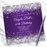 Sparkly Silver Glitter Royal Paars 60th Birthday Kaart<br><div class="desc">Een elegant monogrammed uitnodiging voor haar 60ste verjaardag. Faux zilverglitter-gipsplazen met glans tegen een koninklijk paars ombre grafisch afbeelding. Het fancy klassieke flourish kalligrafiekmanuscriptmonogram op de rug kan worden aangepast. Pas de tekst aan voor een andere geweldige mijlpaalverjaardagsviering voor je peetmoeder. Alle dunne, zilverachtige en glitterige elementen in dit moderne...</div>