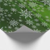 Sparkly Silver Snowflakes op groen Cadeaupapier (Hoek)