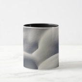 Sparkly Snow Mounds Abstracte Natuur Mok (Midden)