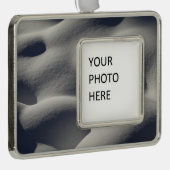 Sparkly Snow Mounds Abstracte Natuur Verzilverd Omlijst Ornament (Rechts)