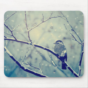 Sparrow op de besneeuwde tak muismat