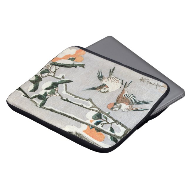 Sparrows en Camellia op sneeuw door Ando Hiroshige Laptop Sleeve (Voorkant top)