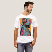 Speaker-Bot with Pink Headphones — Retro-Futurist T-shirt (Voorkant volledig)