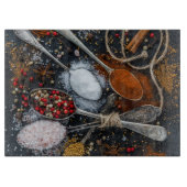 Specerijen die op Spoons zijn gesitueerd Snijplank (Voorkant)