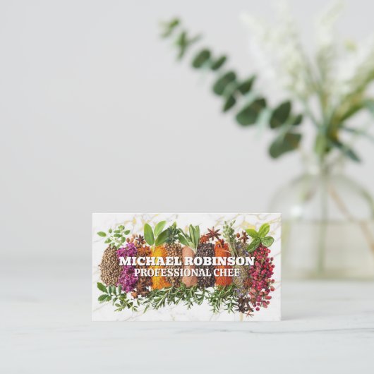 Specerijen gegroepeerd op marmeren achtergrond visitekaartje (Staand voorkant)