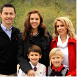 Speciaal aangepaste fotoserie is uitgesneden staand fotobeeldje<br><div class="desc">Upload je familiefoto en creëer je eigen unieke familiefoto eruit.</div>