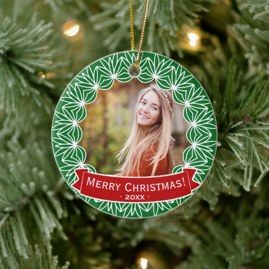 Speciaal feestdag met feestelijke feestdag met pre keramisch ornament (Boom)