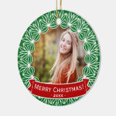 Speciaal feestdag met feestelijke feestdag met pre keramisch ornament (Links)