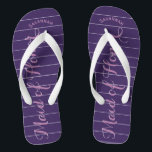 Speciaal gemaakt van edelachtbaar Paars of elke kl Teenslippers<br><div class="desc">Het Paarse en Lila patroon van Stripes van de Lavender - Verandering in Om het even welke Kleur door te klikken past aan. En zeg alles wat je maar wilt. Maak deze van een soort teenslipper met UW bericht op hen. De bridesmaids, bachelorette party, kustlijn aan de tropische kust, oceaancruisesstrand,...</div>