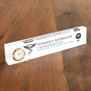 Speciaal gepersonaliseerd chiropractisch naambordje