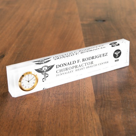 Speciaal gepersonaliseerd chiropractisch naambordje (Zijkant)