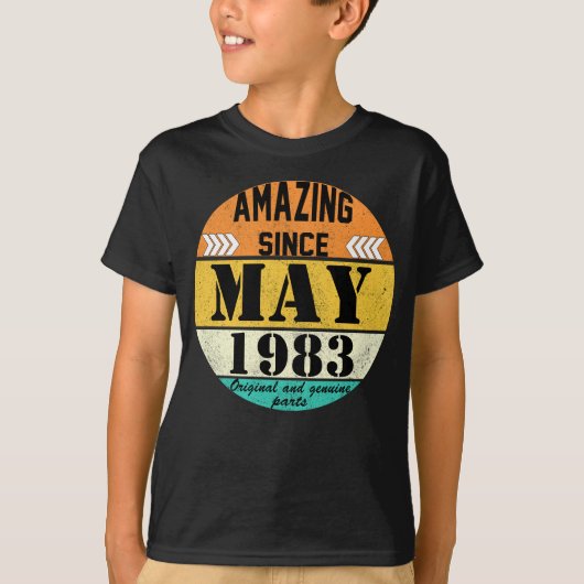 Speciaal gepersonaliseerde Birthday  Amazing Retro T-shirt (Voorkant)