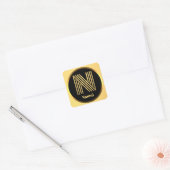 Speciaal gepersonaliseerde Gold Monogramed Letter  Vierkante Sticker (Envelop)