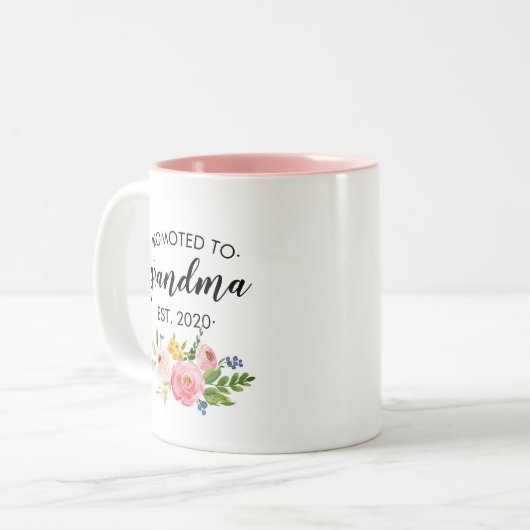 Speciaal gepromoveerd naar Grandma Floral Pink Tweekleurige Koffiemok (Voorkant links)