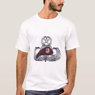 Speciaal ontworpen baret op Airborne Wings s T-shirt