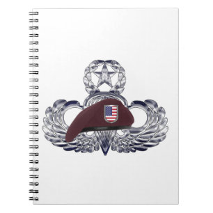 Speciaal ontworpen Beret op vliegende vleugels Notitieboek
