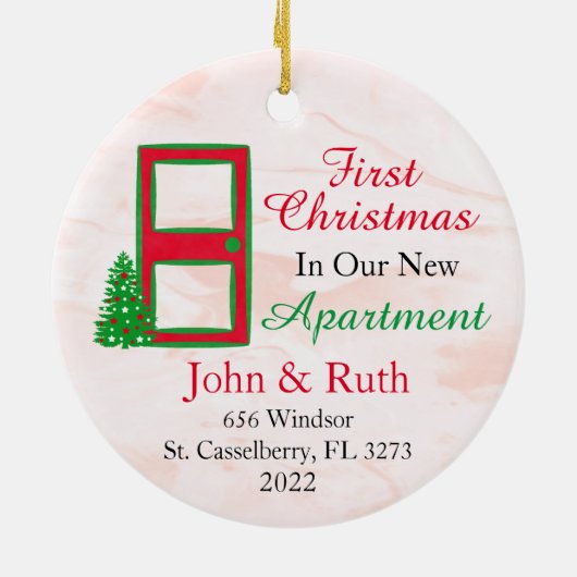 Speciaal onze eerste kerst in het appartement keramisch ornament (Achterkant)
