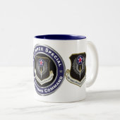 Speciaal operationeel commando van de luchtmacht tweekleurige koffiemok (Voorkant rechts)
