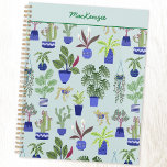 Speciaal Plant Gardening Planner<br><div class="desc">Dit unieke ontwerp is de perfecte accessoire voor iedereen met groene duimen of vingers en heeft een leuk kamerplantpatroon, met kleurrijke cactussen, vetplanten en andere planten in marineblauwe en kobaltblauwe planten potten tegen een eendeneierblauwe achtergrond. Ideaal voor elke tuinier of plant persoon. Verander de naam om te personaliseren. Originele versie...</div>