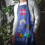 Speciaal speciaal voor gamers ontworpen All-Over P Schort<br><div class="desc">Het perfecte gamerplatform met een blauwe pixelachtergrond,  twee consolecontrollers en het grappige gezegde 'Cook,  Eat,  GAME,  Repeat'. Personaliseer u door een monogram met hun naam en aangeboren waarde toe te voegen. Geweldig geschenk voor mannen,  vriendjes,  vaders en broers.</div>