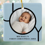 Speciaal uitgeruste baby Boy's Blue First Kerstfot Keramisch Ornament<br><div class="desc">Dit stijlvolle Ornament voor de eerste kerstfoto van Baby Boy is versierd met het woord JOY in het zwart op een blauwe achtergrond. Gemakkelijk aanpasbaar met uw foto,  naam,  en jaar.</div>