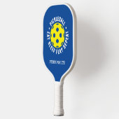 Speciaal uitgeruste handpalmrekker met naam pickleball paddle (Links)