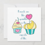 Special Friend Cupcake Message Flat Birthday Card<br><div class="desc">Vrienden zijn als sproeiers op de cupcake van het leven — ik zag dit bericht voor het eerst in een cupcake winkel en werd er verliefd op — want — ze voegen de echte betekenis in het leven toe. Deze mooie cupcakes zijn hoffelijk aan Freepik.com</div>