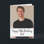 Speciale aangepaste foto Son 30th Birthday Kaart<br><div class="desc">Special Custom Photo Son 30th Birthday, een uniek ontwerp gemaakt voor iedereen die op zoek is naar iets speciaals voor hun zoon op zijn verjaardag. Het ontwerp heeft een aangepaste foto aan de voorkant met aanpasbare tekst die u kunt personaliseren, dus aarzel niet om deze aan te passen om uw...</div>