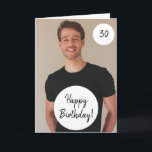 Speciale cirkel Custom Photo Son 30th Birthday Kaart<br><div class="desc">Special Circle Custom Photo Son 30th Birthday, een uniek ontwerp gemaakt voor iedereen die op zoek is naar iets speciaals voor hun zoon op zijn verjaardag. Het ontwerp heeft een aangepaste foto aan de voorkant met aanpasbare tekst die u kunt personaliseren, dus aarzel niet om deze aan te passen om...</div>