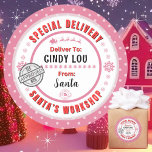 Speciale levering Santa naar Child Pink Gift Label<br><div class="desc">*** Beveel de 3" stickers voor deze schattige en leuke Naar en Van speciale levering van Santa gift sticker label. Het is ook gemakkelijker om op de matte afwerking te schrijven. *** De kerstcadeaus van je kind zien er episch uit met deze leuke, kleurrijke en gepersonaliseerde sticker-labels. Het ontwerp is...</div>