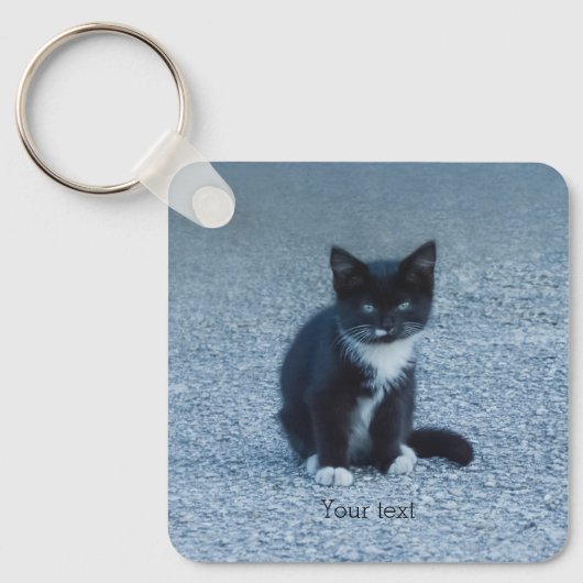 Specialiseer Tuxedo black en white kitten Sleutelhanger (Voorkant)