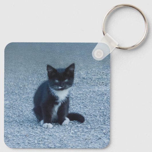 Specialiseer Tuxedo black en white kitten Sleutelhanger (Achterkant)