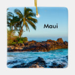 spectaculaire Maui Keramisch Ornament<br><div class="desc">Het spectaculaire Maui herinnerde zich op een soort vakantie-ornament. Deze geheime locatie is een prachtig Maui-strand. Verander de jaardatum in de huidige datum van het bezoek.</div>