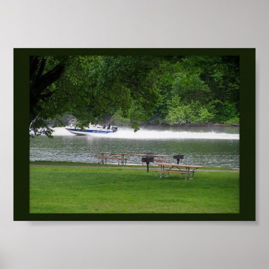 Speedboot op de rivier poster (Voorkant)