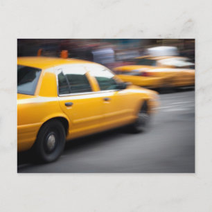 Speedende gele NY City Taxi Cab with Motion Blur Briefkaart