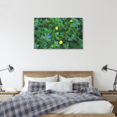 Speedwell en Buttercups Canvas Afdruk (Insitu (Slaapkamer))