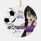 Speel als een meisje | Voetbal | PAARS Keramisch Ornament (Voorkant)