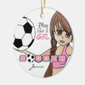Speel als een meisje | Voetbal | Roze Keramisch Ornament (Links)
