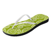 Speelbare zomergroene Fern laat Teenslippers over (Schuin)