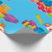 Speelgoed in een doos verpakt papier