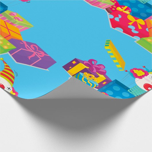 Speelgoed in een doos verpakt papier