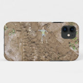 Speelgoed man in modder geduwd. Case-Mate iPhone case (Achterkant (horizontaal))