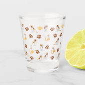 Speels Naadloos Kattenpatroon – Schattige Cartoon  Shot Glas (Voorkant)