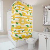 Speels Oranje snijpatroon met groene bladeren Douchegordijn (In situ)