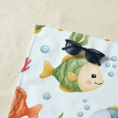 Speels tropisch vispatroon strandlaken (In situ)