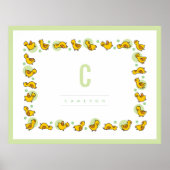 Speelse Baby Eenden Groene Monogram Siertuin Muurk Poster (Voorkant)