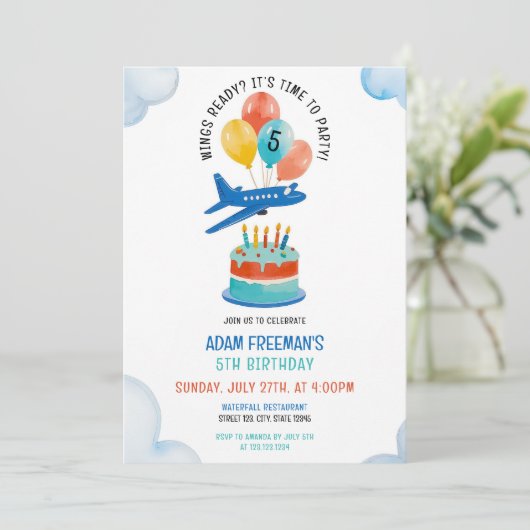 Speelse Blauwe Vliegtuig Jongens 5e Verjaardag Kaart (Staand voorkant)