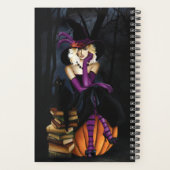 Speelse Blonde Heks Pompoen Paarse Fantasie Planner (Achterkant)