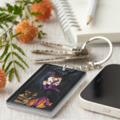 Speelse Blonde Heks Pompoen Paarse Fantasie Sleutelhanger (Voorkant Rechts)